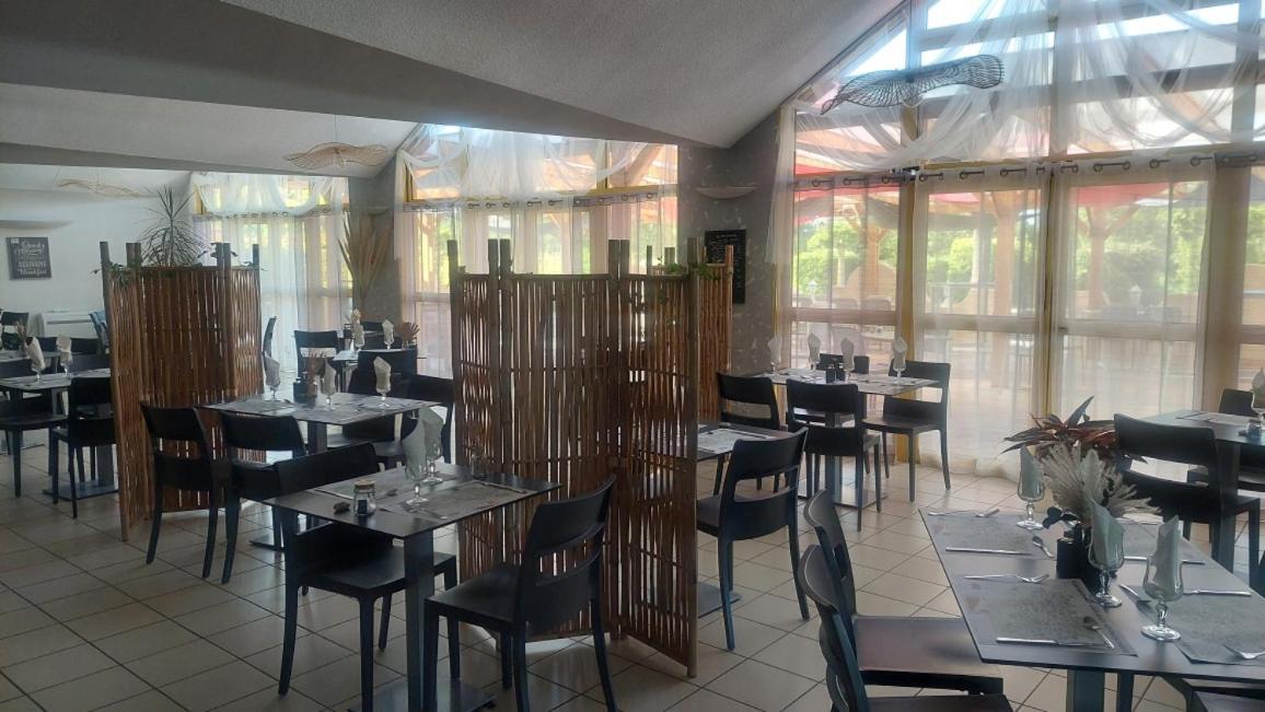 Logis Hotel Restaurant Le Clos Saint Loup Bram Экстерьер фото