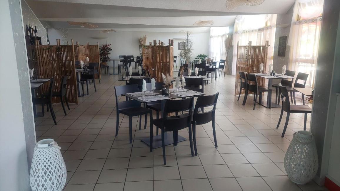 Logis Hotel Restaurant Le Clos Saint Loup Bram Экстерьер фото